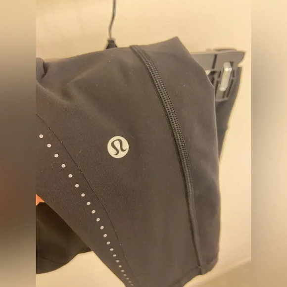 Lululemon Extra Mile Crop Reflective Black Size 4 - Picture 6 of 7